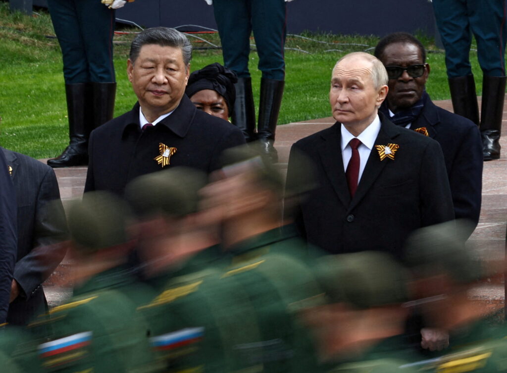 Cover: US ambassador: China believes it is waging a proxy war through Russia