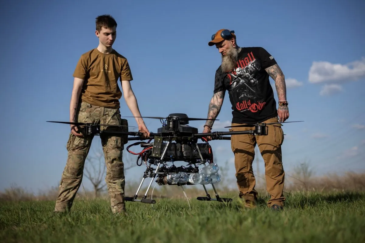Ukrainian servicemen of the 13th operational NGU Khartiia Brigade test a ‘Vampire’ drone (Photo: Marko Djurica/Reuters)