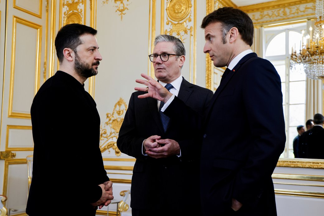 Ukrainian President Volodymyr Zelensky (left), French President Emmanuel Macron (right) and British Prime Minister Keir Starmer during a trilateral meeting on the sidelines of the Coalition of the Willing summit at the Elysee Palace in Paris, March 27, 2025. AP/Ludovic Mari