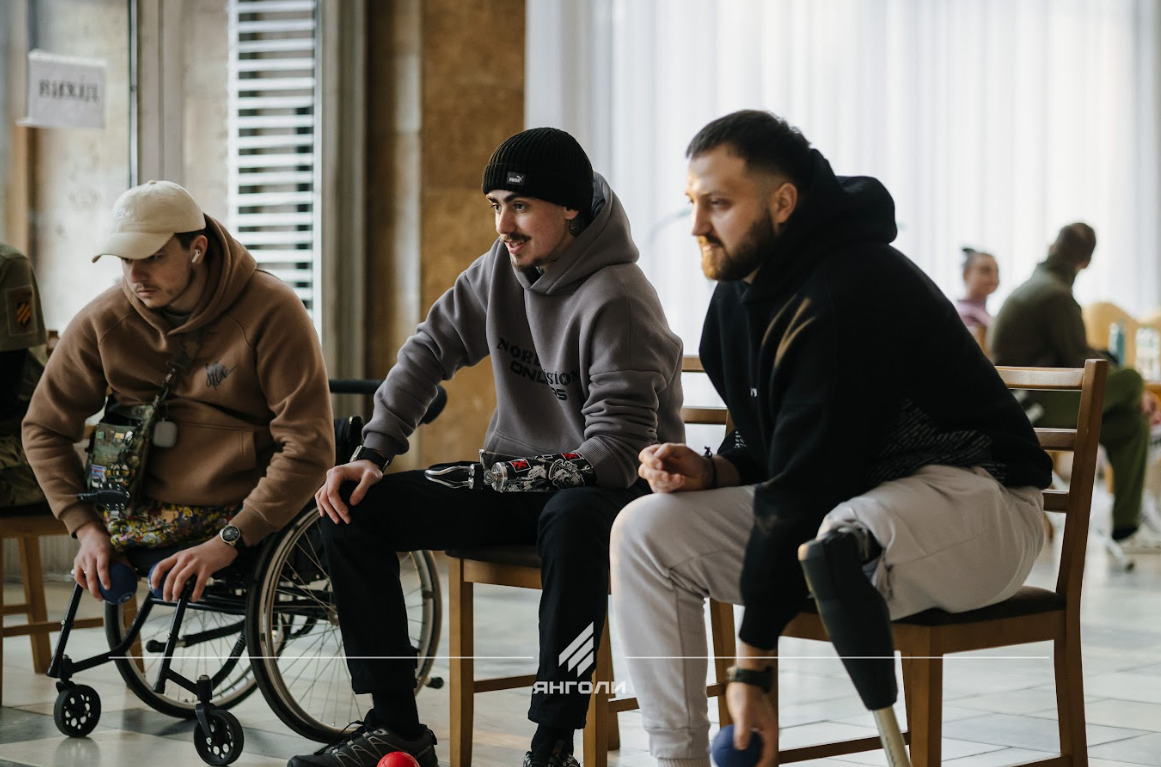 Ветерани та ветеранки під час тренування. Джерело: Патронатна служба «Янголи»&nbsp;