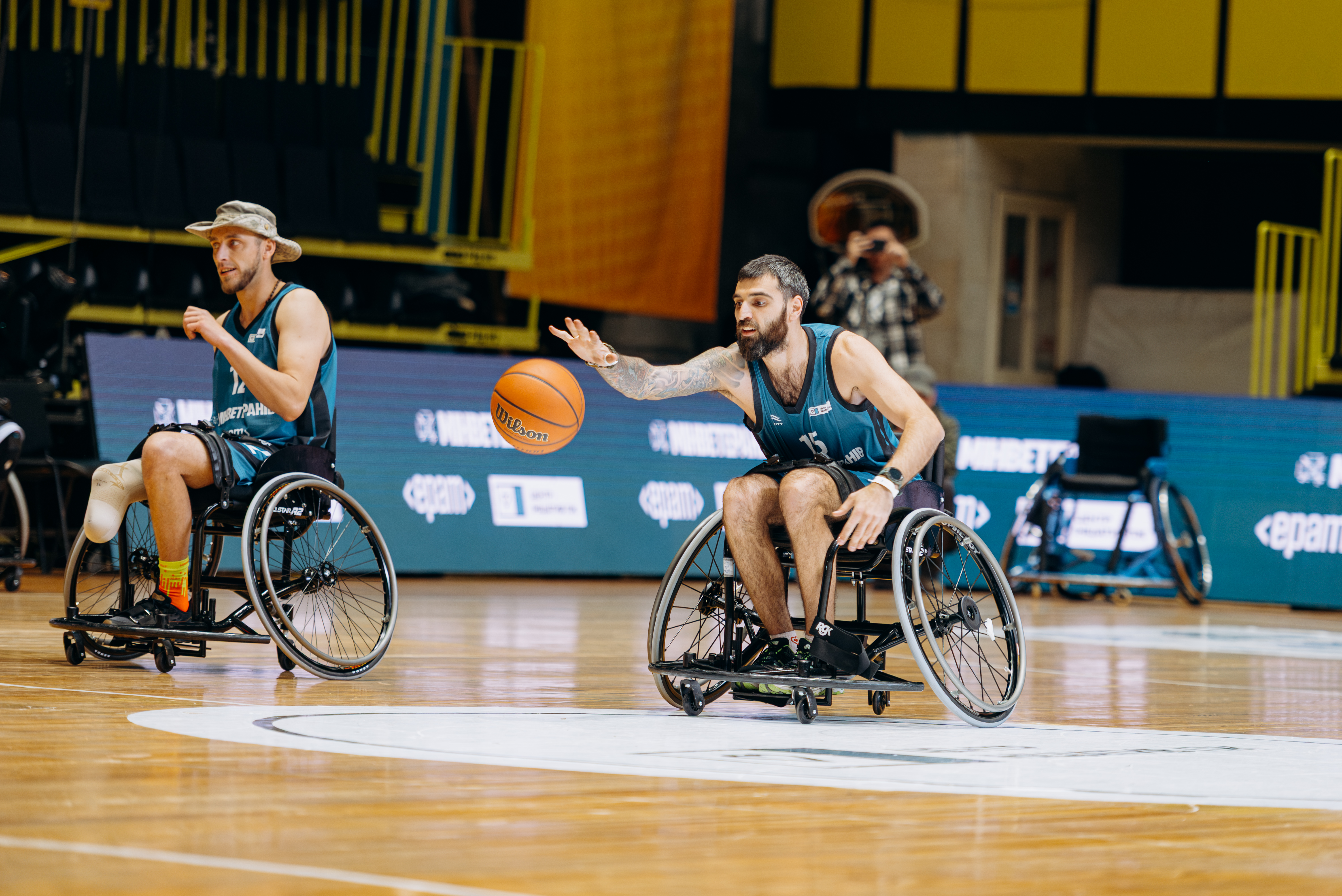 Станіслав (праворуч) під час Всеукраїнських змагань з баскетболу на кріслах колісних. Автор: Сергій Галушка